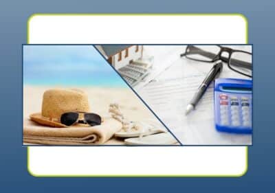 Geteiltes Bild mit Urlaub und steuerlichen Dokumenten, für Reisekosten und Taschenrechner, Brille und Stift auf weißem Hintergrund