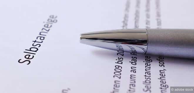Dokument mit der Überschrift „Selbstanzeige“ – Symbol für Abgabenhinterziehung durch unrichtige UVAs.